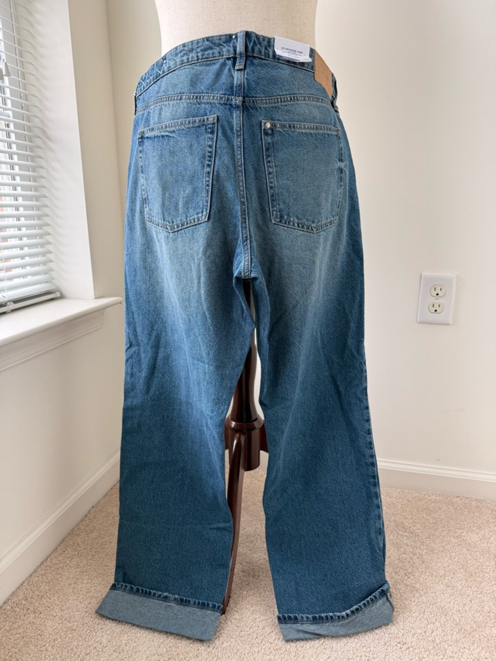H&M Women's Faded Blue Boyfriend Jeans - Picture 2 of 10